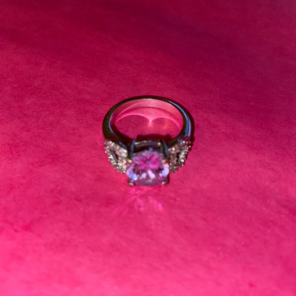 Fashion - pink stone ring (no tarnish)
